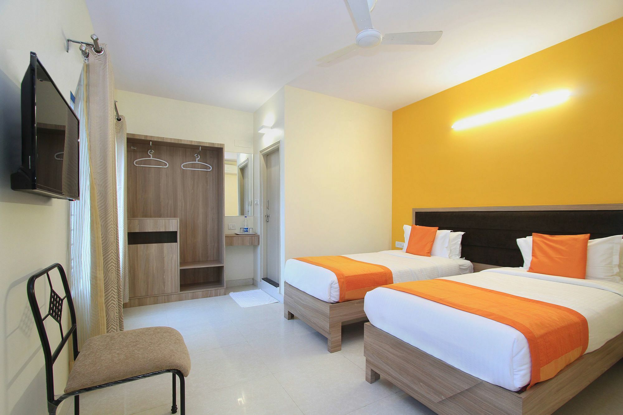 OYO 9605 Hotel Golden Inn Bangalore Exterior foto