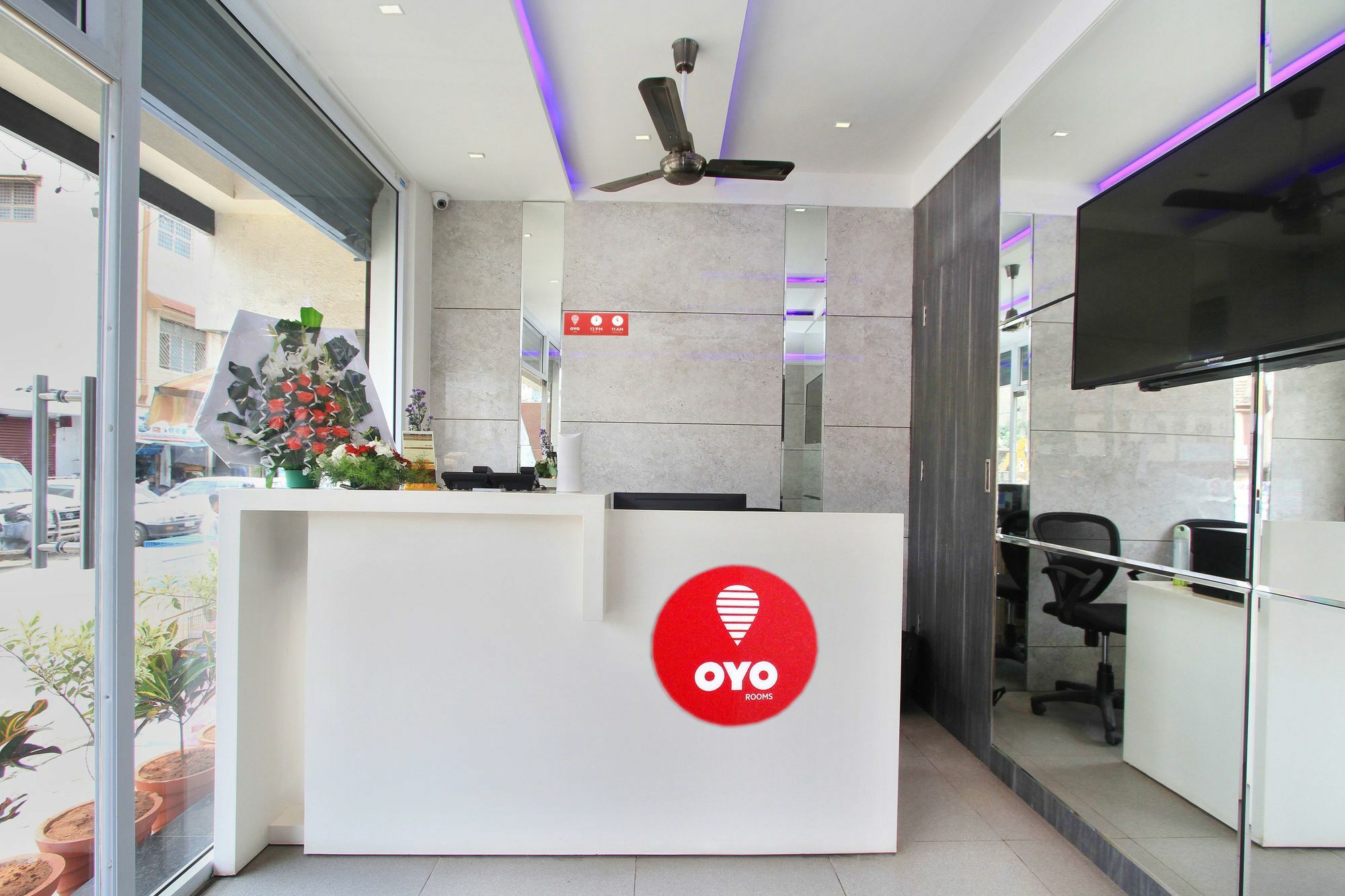 OYO 9605 Hotel Golden Inn Bangalore Exterior foto